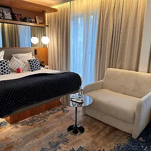 Hotel Card ****
